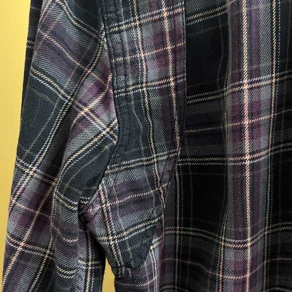 VANS “ Off the Wall “ shirt 📚‼️" - Picture 6 of 8